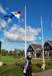 Raising the Dutch flag at Jacobs Hoeve